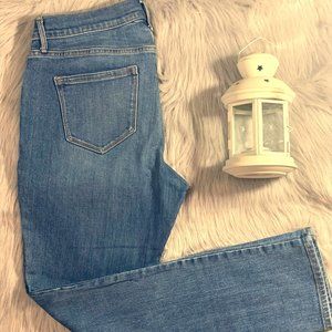 Women's Mid rise curvy jeans